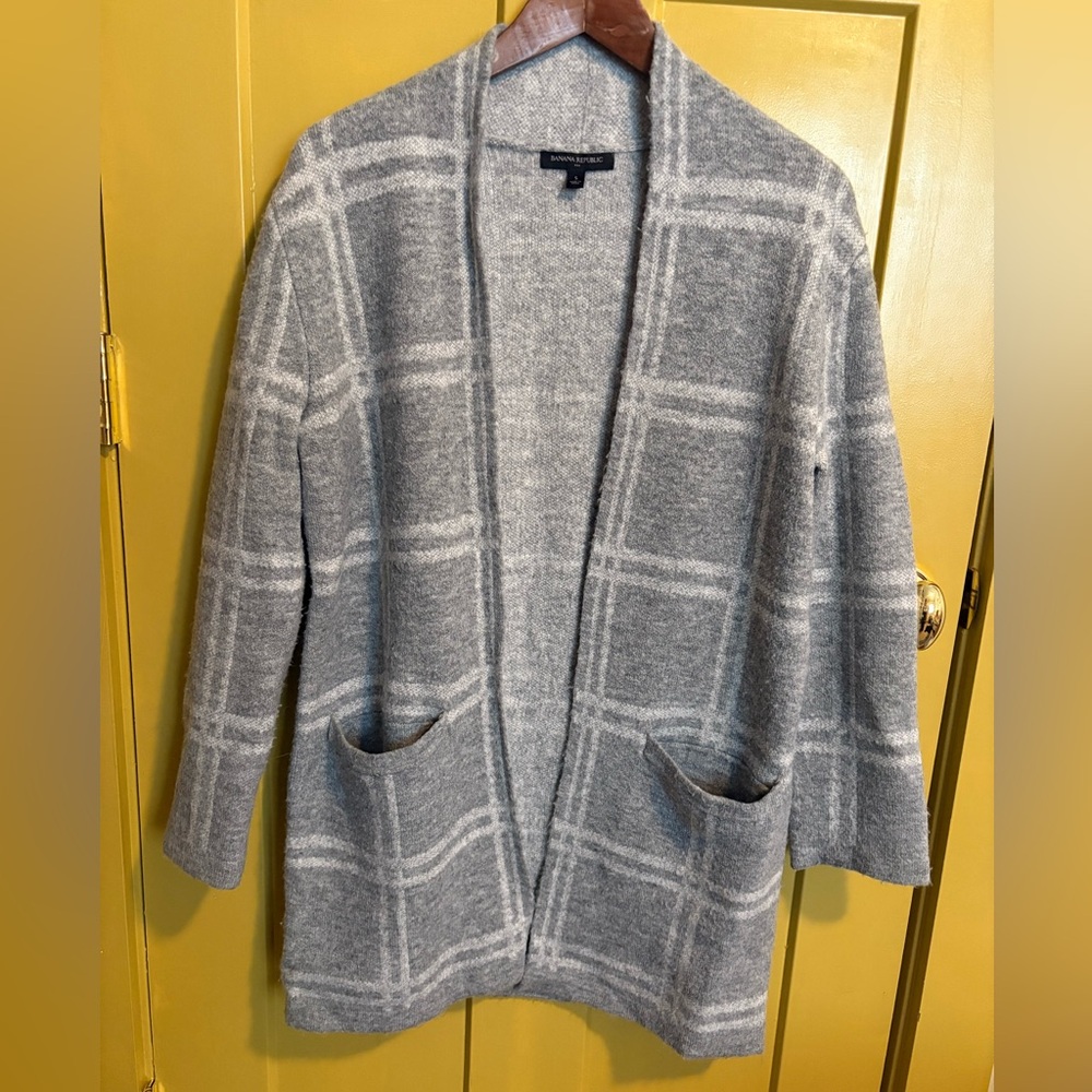 Banana Republic Gray Checkered Women's Cardigan